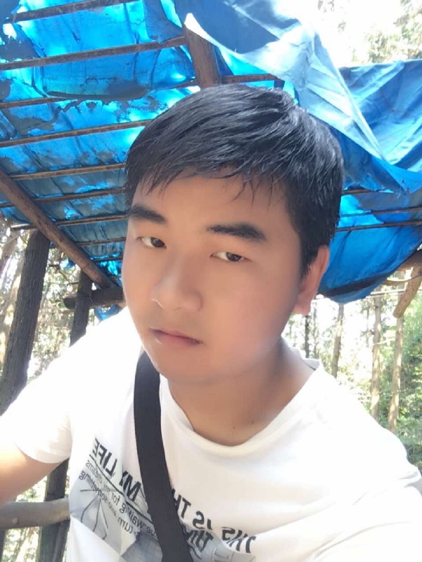 殷勤的王子的第三张照片--咸宁中老年相亲网